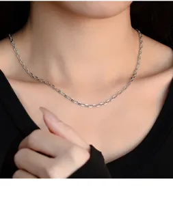 Silver pig nose chain necklace detail shot, elegant clavicle chain accessory for women.