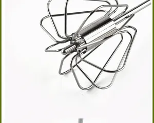 Frusta semiautomatica in acciaio inossidabile dettaglio utensile cucina per cuocere.