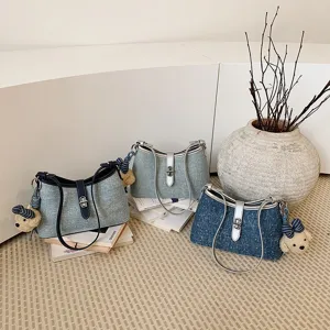Stijlvolle denim schoudertas voor dames, trendy crossbody tas voor dagelijks gebruik.