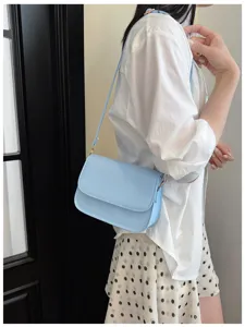 Casual minimalist solid color women shoulder crossbody bag for daily fashion and summer outfits.