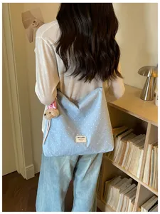 Sac cabas en toile décontracté pour femme, grand sac porté épaule avec pendentif en peluche.
