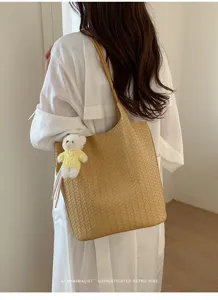 Korean style woven shoulder tote bag large capacity minimalist fashion commuting handbag