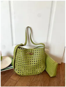 Groene geweven emmertas met bijpassende etui, stijlvolle lederen crossbody schoudertas vrouw.