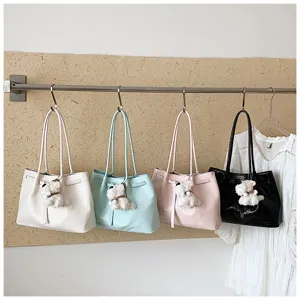 Women woven tote bag large capacity simple shoulder bag commuting casual handbag with cute charm