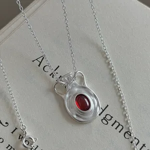 Collana con Pendente Bottiglia d'Acqua Pietra Rossa Vintage in Argento Sterling S925 Coreano
