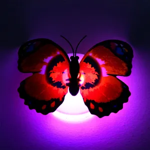 LED Schmetterling Nachtlicht Wandaufkleber Bunte Leuchtende Insekten Lampe Schlafzimmer Deko