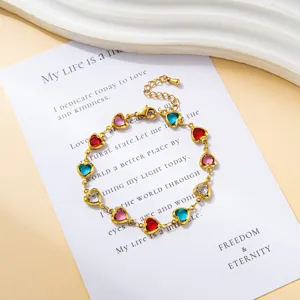 Vergoldetes Edelstahl Armband mit bunten Kristallherzen elegante Damenschmuck Geschenke