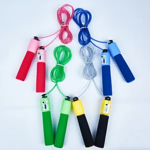 Corda per saltare in filo d'acciaio per bambini con manici in spugna per sport all'aperto.