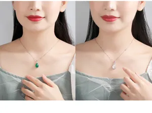 Silberne Tropfen Chalcedon Anhänger Halskette elegante Damen Schmuck Detailansicht Aufnahme