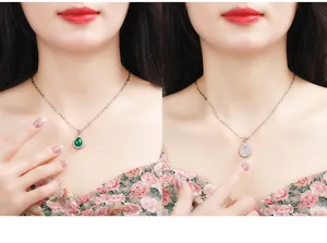 Schöne Detailansicht der Tropfen Jade Chalcedon Anhänger Kette mit 925er Silber für Damen.
