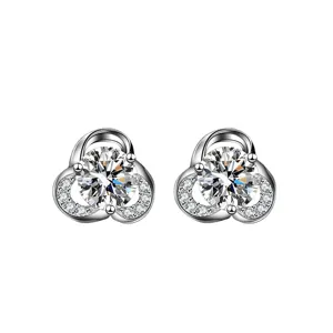 S925 Silber Moissanit Kleeblatt Ohrstecker, elegante Damen funkelnder Schmuck.