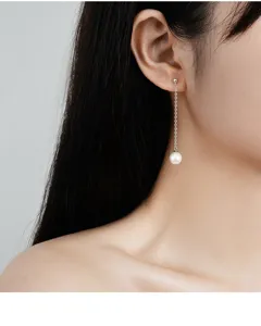 S925 Sterlingsilber Perlen lange Kette Ohrringe Detail, elegante minimalistische Ohrschmuck.