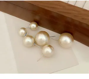 Elegante große Perlen Ohrstecker Set mit Kunstperlen und zarten silbernen Steckern.