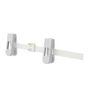 Regla de nivel multifuncional para posicionamiento preciso de herrajes de muebles en casa.