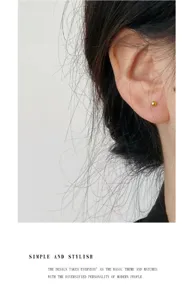 Minimalistische S999 Reinsilber Kugel-Ohrstecker für Damen, kleiner glatter Alltagsschmuck.