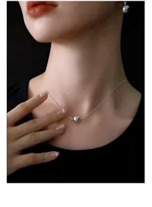 S925 Sterlingsilber einzelne runde Perle Halskette Detailansicht, elegante minimalistische Kette.