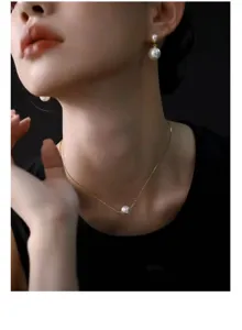 S925 Silber Perlenkette Damen minimalistisch Luxus elegante Schluesselbeinkette Detailansicht.