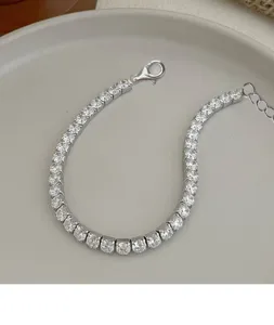 Elegantes S925 Sterling Silber glitzerndes Zirkonia Tennisarmband fuer den taeglichen Look.
