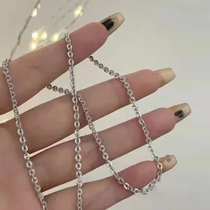 Silberne Sonnenblume Kette für Damen, glänzende Gliederkette aus Sterling Silber im Alltag.