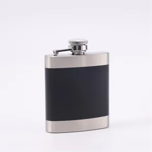 Tragbarer Flachmann aus Edelstahl mit schwarzem Mattfinish, ideal für Outdoor-Camping und Reisen.