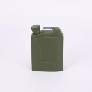 Mini flasque de poche en acier inoxydable style bidon d'essence vert militaire.