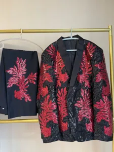 Conjunto de chaqueta y pantalón de traje bordado con lentejuelas negras para hombre detalle