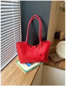 Stylish red woven leather tote bag for women, large capacity casual shoulder bag and handbag.