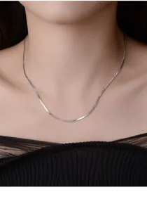 Filigrane 925 Silber flache Kette Halskette, minimalistischer glänzender Damen Halsschmuck.