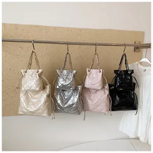 Chic quilted chain tote bag set for women, luxury style commuter shoulder messenger bag.