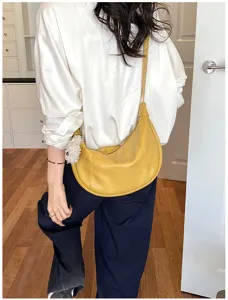 Borsa a tracolla gialla casual da donna grande capacità elegante borsa a Mezzaluna