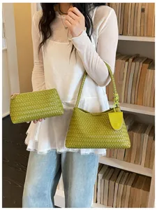 Retro woven underarm bag and pouch set, trendy green casual shoulder bag for women detail.