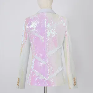 Vista trasera detallada de la chaqueta de blazer con lentejuelas iridiscentes para mujer.
