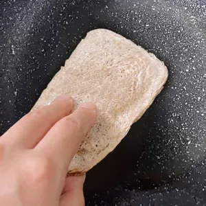 Natürlicher Luffa Spülschwamm für die Küche zur Haushaltsreinigung als Topfreiniger.