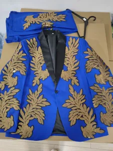 Hombres azul oro lentejuelas applique traje conjunto cantante escenario rendimiento blazer