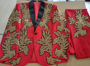 Conjunto de chaqueta y pantalón de traje bordado con lentejuelas rojas para hombres.