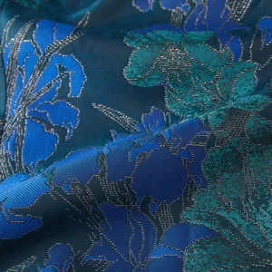 Gros plan sur le tissu de blazer jacquard rétro pour hommes avec de superbes motifs floraux.