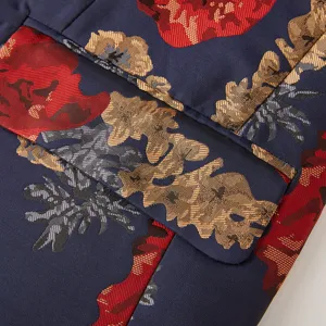 Gros plan détaillé du tissu jacquard floral vintage pour veste de costume homme.