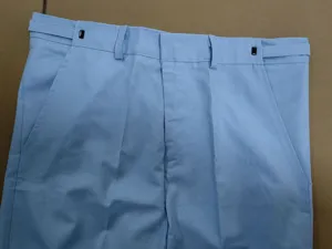 Pantalón de vestir azul claro para hombre detalle de cintura primer plano vista