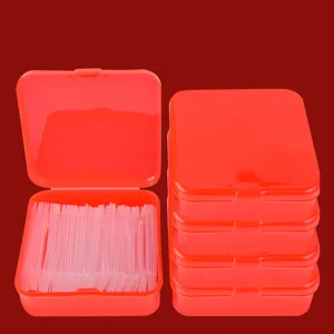 Set di scatole portaoggetti in plastica rossa con adesivi trasparenti a doppia faccia per decorare.