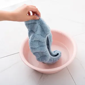 Thick plush toilet seat cover with handle, warm soft knitted washable O-type bathroom mat.