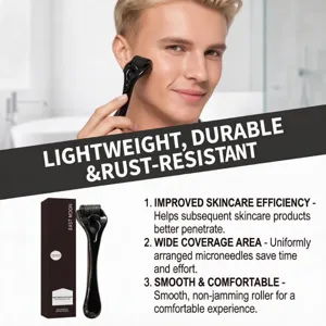 Vue détaillée du rouleau facial à microneedles noir avec avantages de soins et boîte.