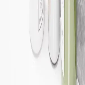 Vue rapprochée des détails du produit montrant un emballage cylindrique et un design épuré.