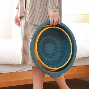 Vasca per bagno di piedi pieghevole con punti di massaggio, secchio portatile per uso domestico.