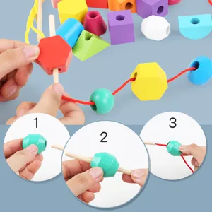 Gioco di infilare perle in legno per bambini, forme geometriche e colori educativi set.