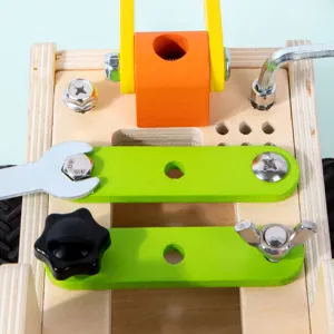 Giocattolo educativo di montaggio in legno per bambini, banco da lavoro multifunzionale con viti.