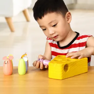 Juguete educativo de madera rompecabezas de ratón y queso para aprendizaje temprano