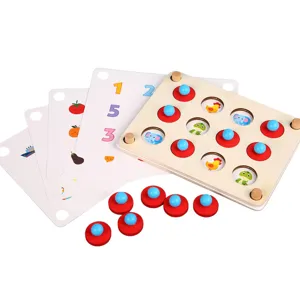 Gioco di memoria in legno per bambini con carte abbinate e pezzi per l'allenamento.