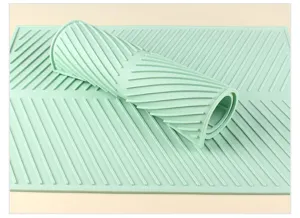 Tappetino di sgrondo in silicone per cucina, stuoia flessibile scolapiatti per bancone e stoviglie.