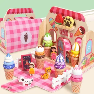 Set gioco negozio gelati in legno con coni colorati, statuine e dettagli del tappeto da picnic.