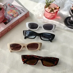 Retro Kattenoog Rechthoekige Zonnebril Voor Heren Dames High-End Klein Gezicht Rechthoek Zonnebrille Gepersonaliseerde UV400 Zonwering Hars Frame Mode Bril
